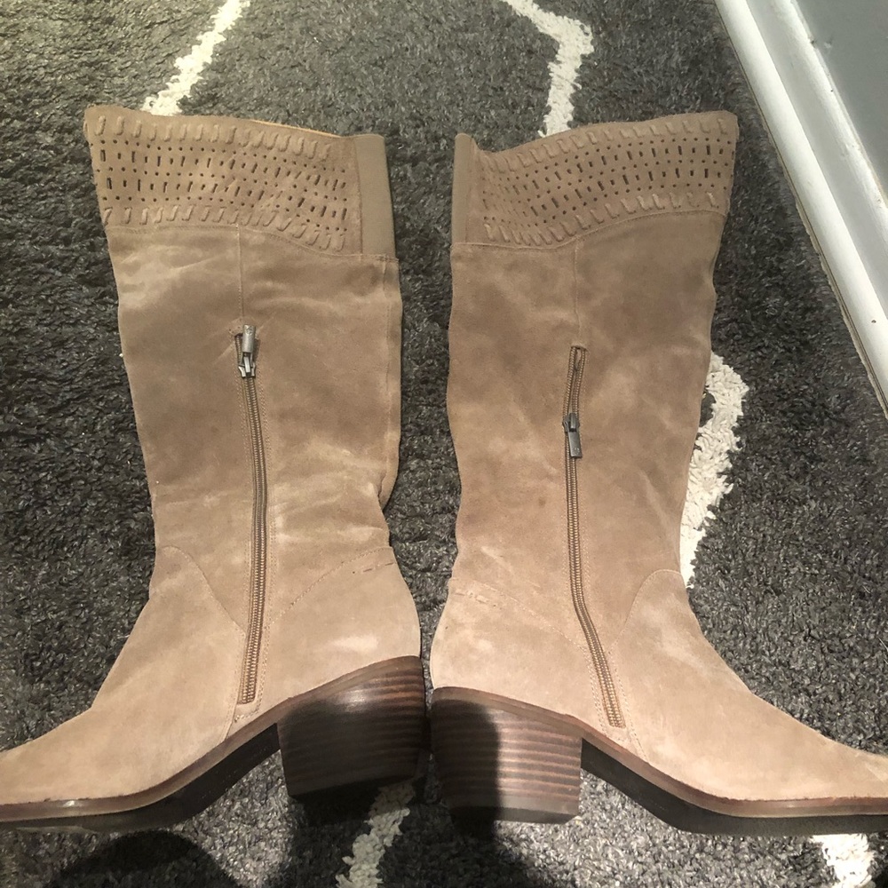 Lucky Brand boots size 9. Only worn five time in good condition